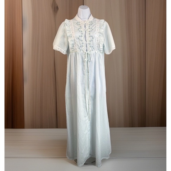 Vintage Cottagecore Dress M Nightgown Robe Embroidered Eyelet Lace Ruffle Ribbon - Picture 2 of 12